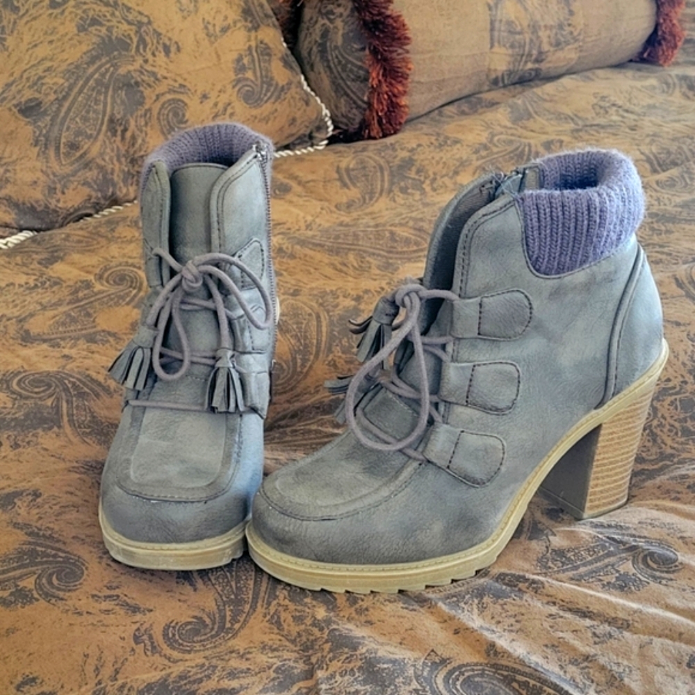 Mudd Tan Lace Up Boots with Cozy Knit Collar